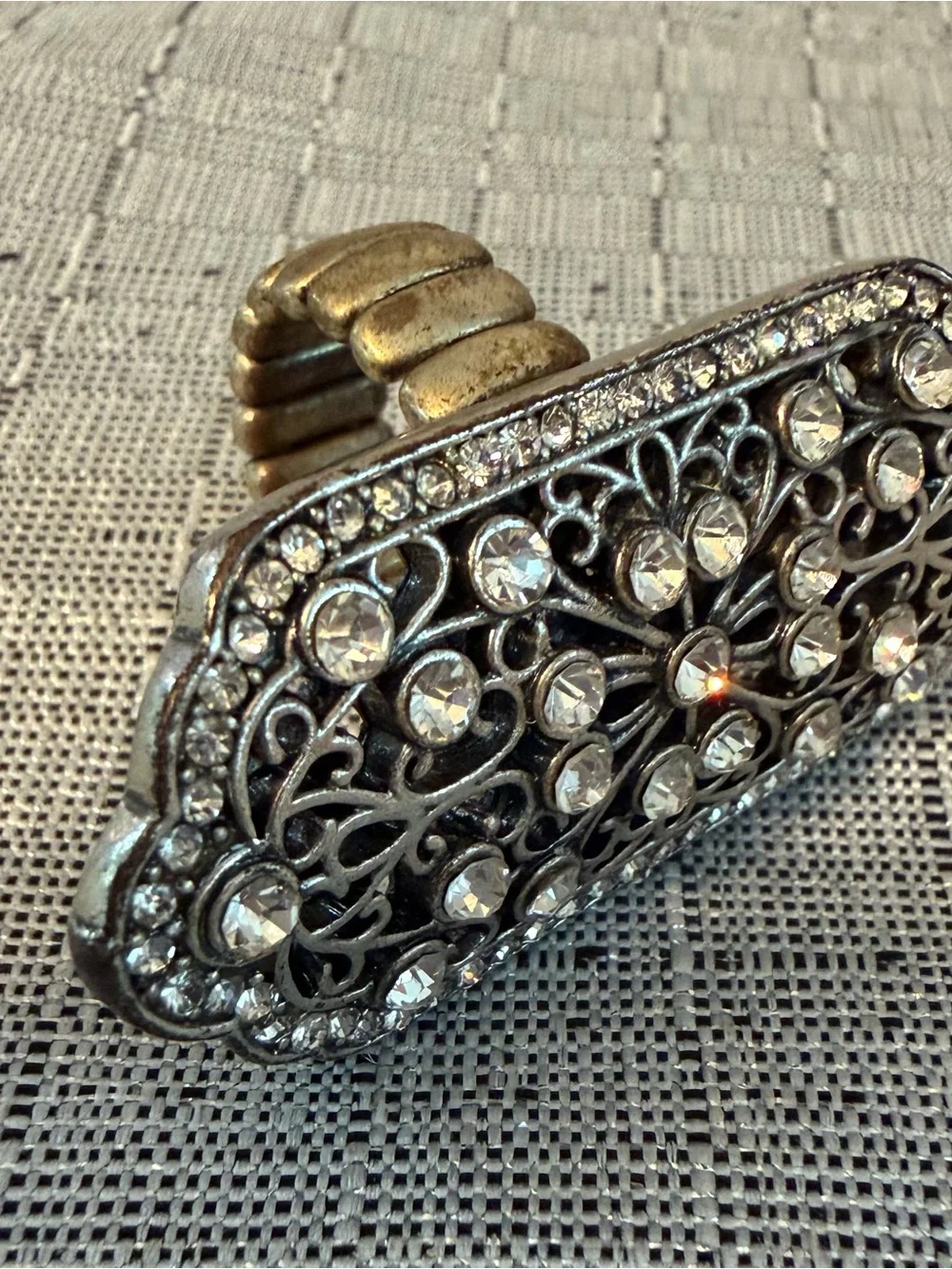 Vintage style statement ring